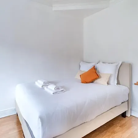 Apartment Proche Nation, - Ii